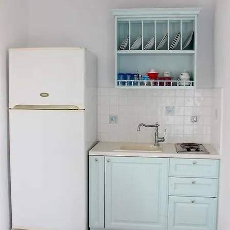 Nakos Homes * Pounda