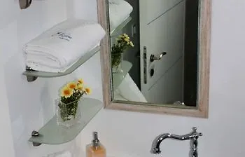 Nakos Homes